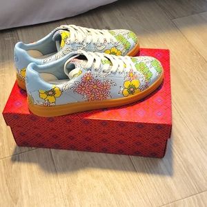 Tory Burch Howell Court printed Leather. Never worn.